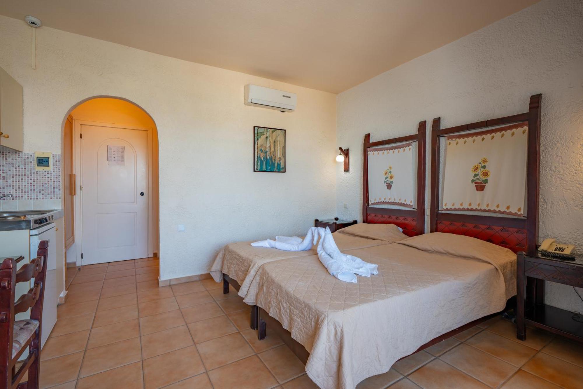 Lefkoniko Beach & Icarus Suite Apts Rethymno Eksteriør bilde