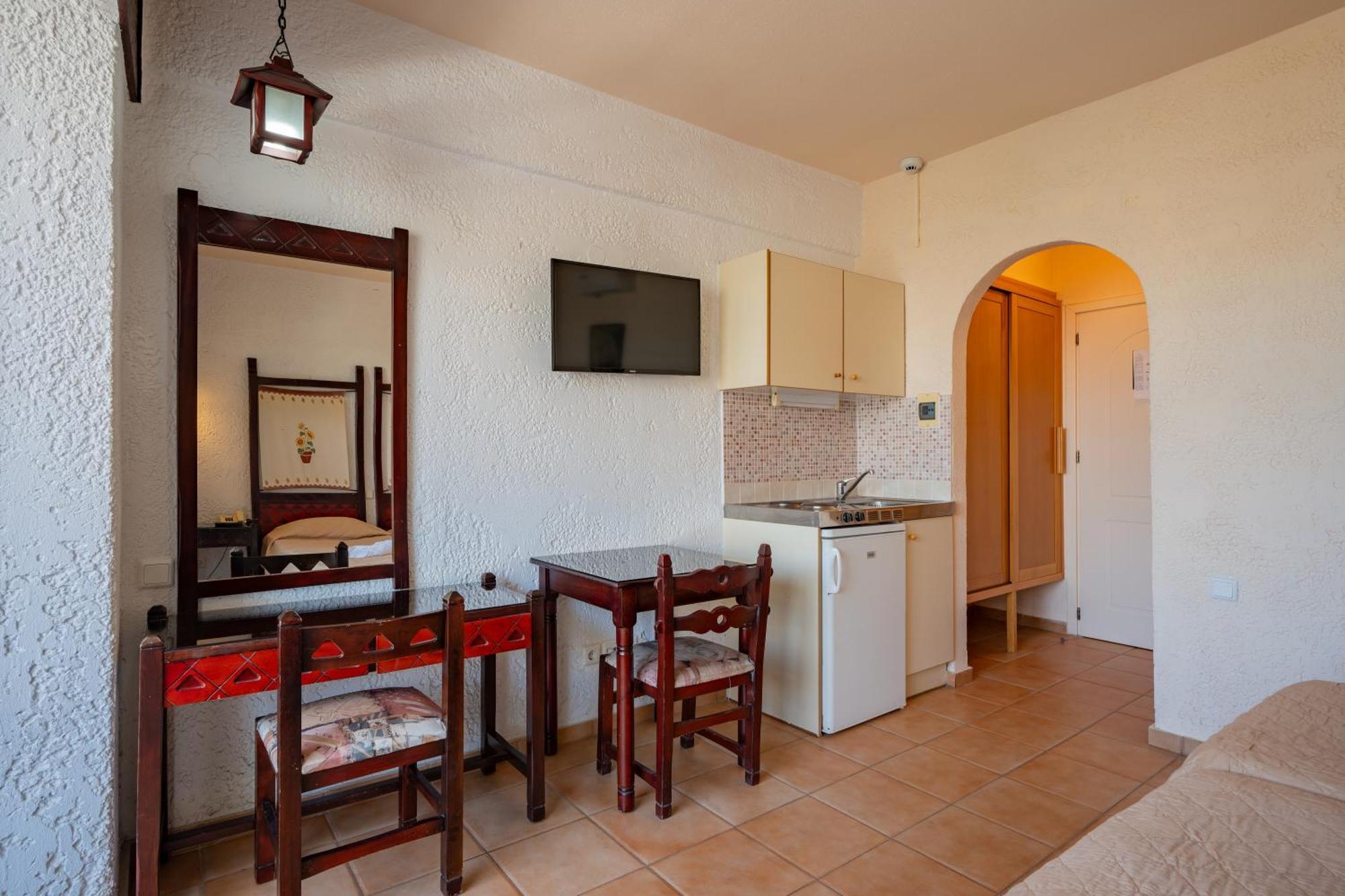 Lefkoniko Beach & Icarus Suite Apts Rethymno Eksteriør bilde